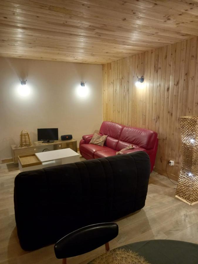 Gite L'Enclos O Rendez-Vous Roquefeuil-Pays De Sault- Avec Jardin 外观 照片